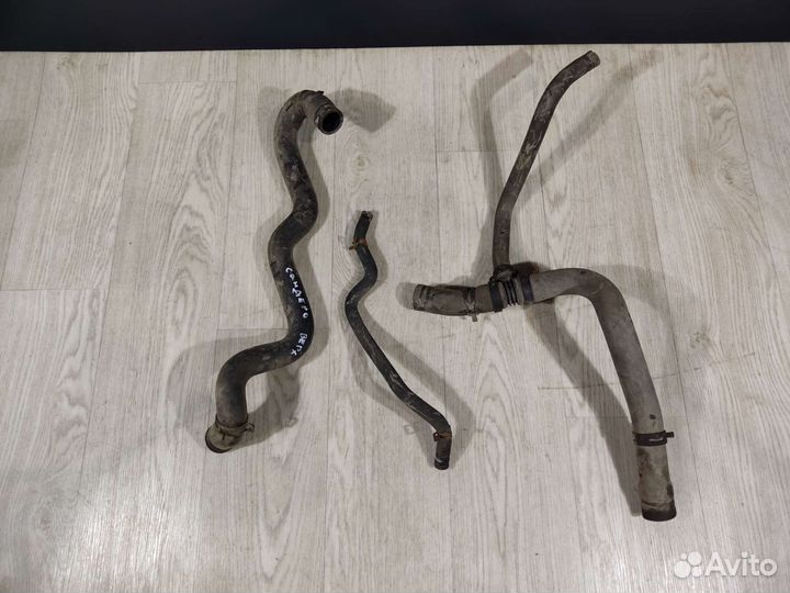 Renault Sandero 1 патрубок охлаждения