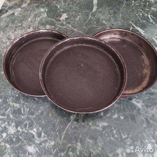 Сковороды в ассортименте б/у