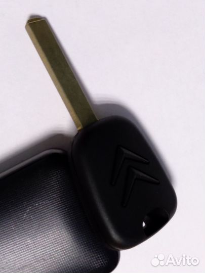 Ключ Citroen / Peugeot