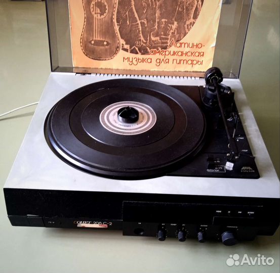 Проигрыватель винила