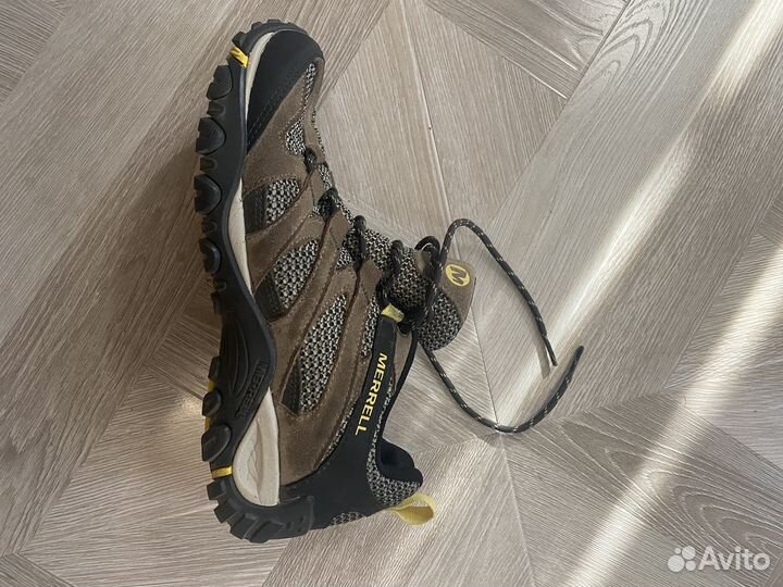 Трекинговые кроссовки merrell