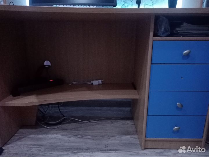 Компьютерный стол