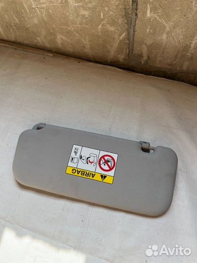 Козырек солнцезащитный правый Hyundai Solaris 2