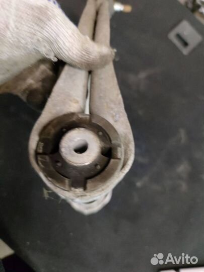 Рычаг правый верхний Mercedes-Benz CLS-Класс C219