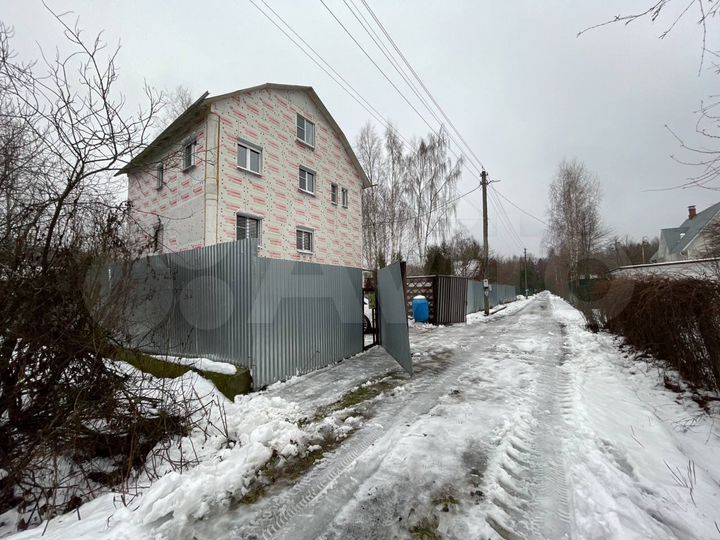 Коттедж 440 м² на участке 17,6 сот.