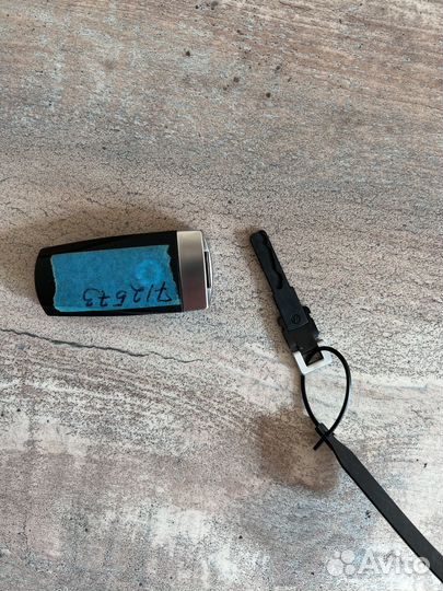 Оригинальный новый ключ от Passat CC