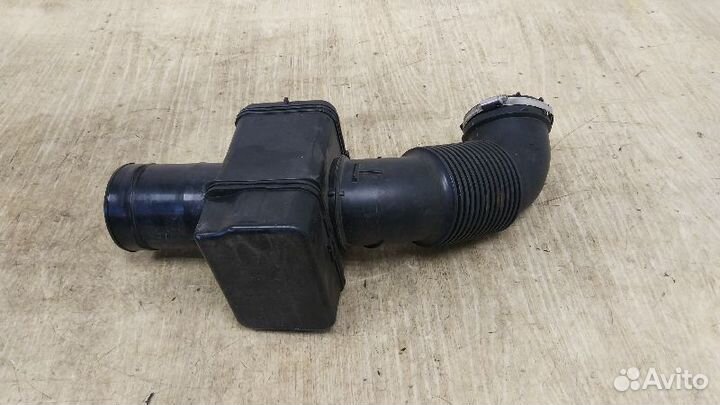 Патрубок воздушного фильтра Land Rover / Discovery