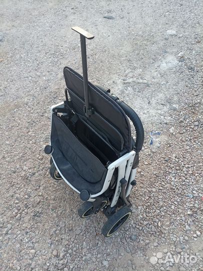 Прогулочная коляска yoya