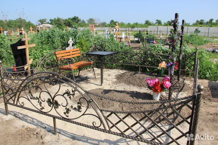 Ограды,памятники,кресты,столики,лавочки