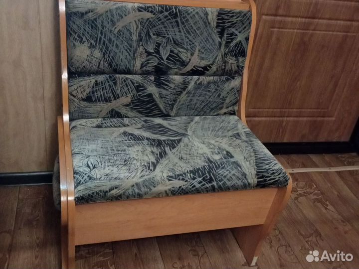 Кухонный уголок со столом бу