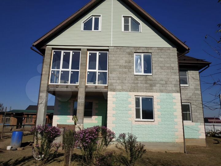 Дом 260 м² на участке 15 сот.