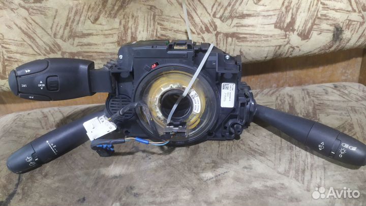 Peugeot 3008 подрулевой переключатель