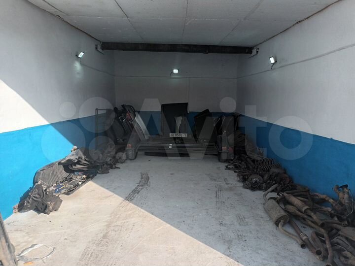 Гараж, > 30 м²