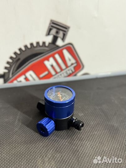 Манометр стрелочный с регулятором на ручку пистоле