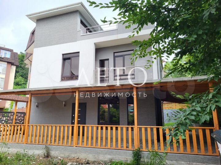 Коттедж 173 м² на участке 5 сот.