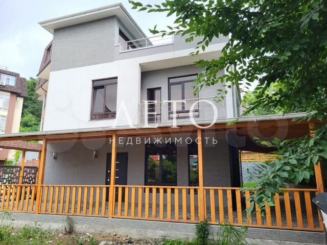 Коттедж 173 м² на участке 5 сот.