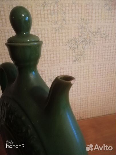 Глиняный кувшин