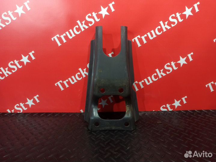 Кронштейн амортизатора переднего