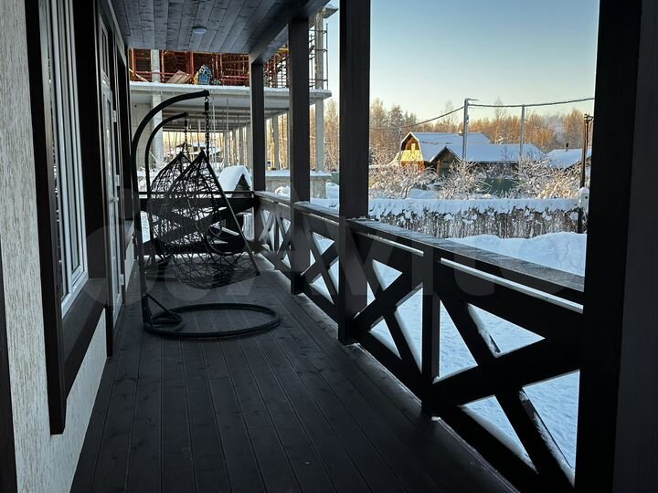 Дом 225 м² на участке 8 сот.