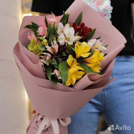 Букет из альстромерии цветы и подарки на праздник
