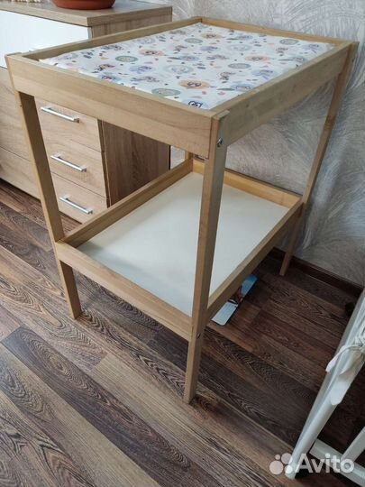 Пеленальный столик