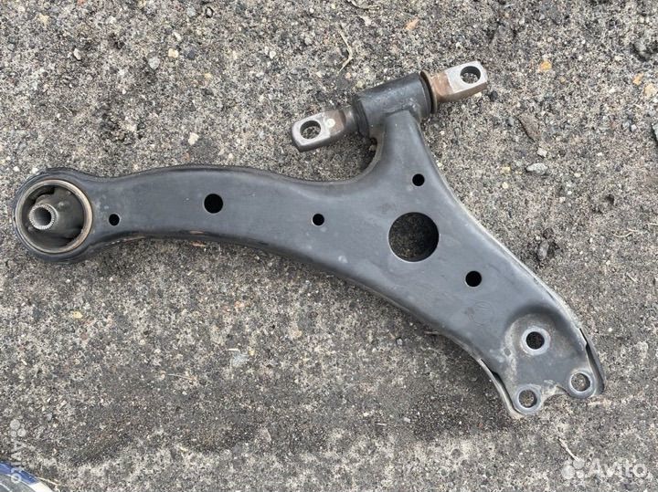 Рычаг передний левый Camry 40 50