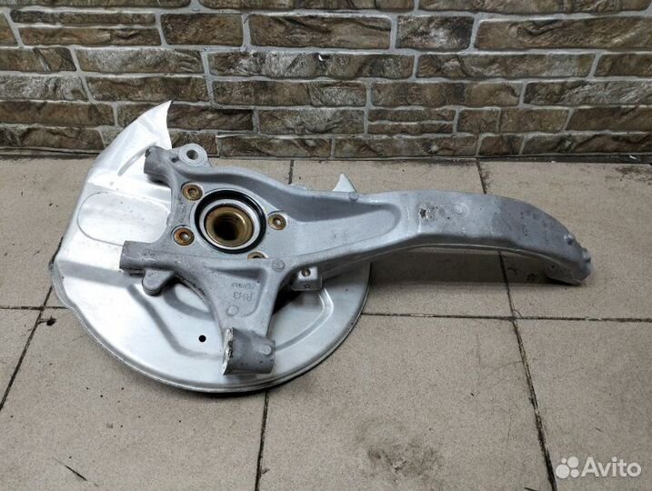 Цапфа/кулак поворотный передний правый Volvo XC90