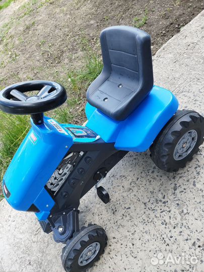 Синий трактор