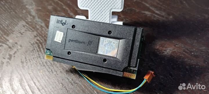 Процессор Intel Pentium III 600 MHz Slot 1