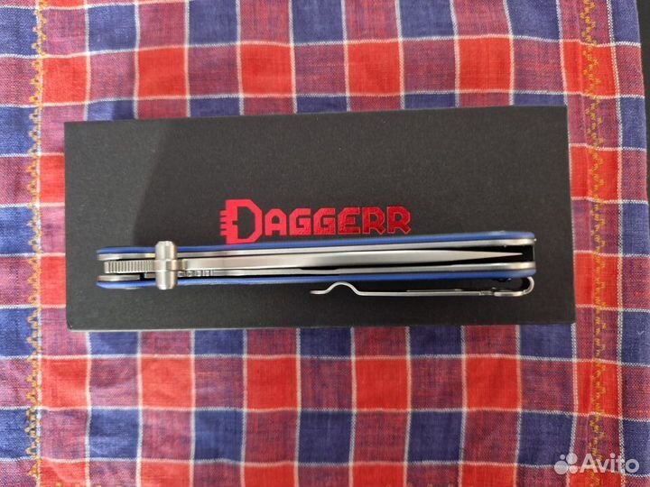 Нож складной Daggerr Pelican D2 Карбон/G10