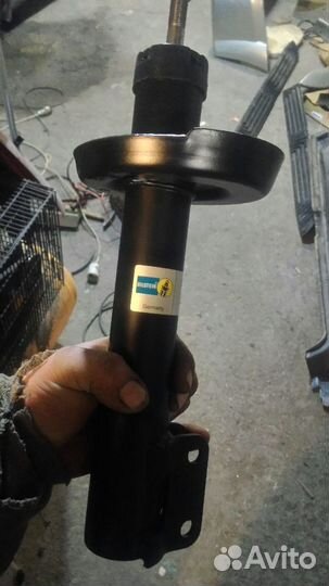 Амортизатор передний