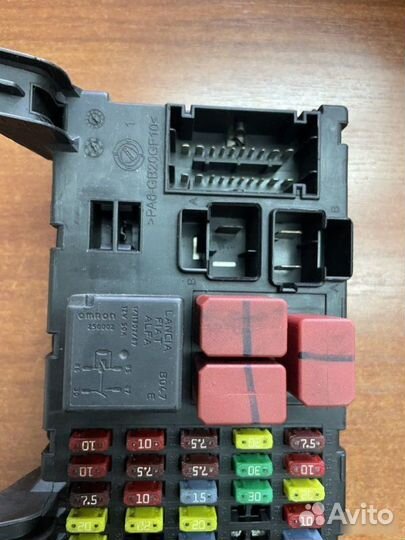 Блок предохранителей салонный Fiat Albea