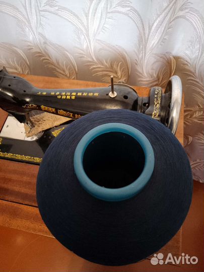 Катушка ниток огромная