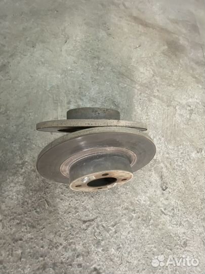 Задние тормозные диски с колодками LADA Westa