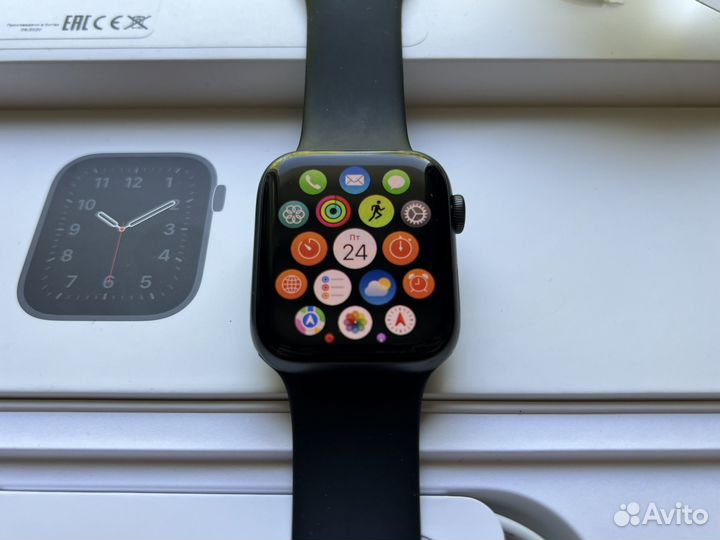 Apple Watch SE 44mm Space Gray Ростест