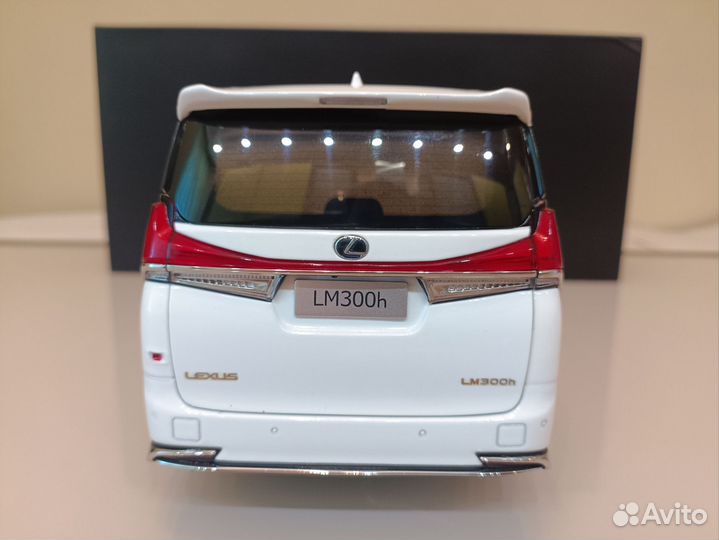 Lexus LM300 I (19-23) Белый 1:18