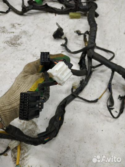 Проводка под торпедо Hyundai Solaris седан 1.6