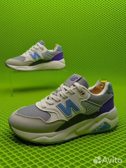 Женские кроссовки New Balance