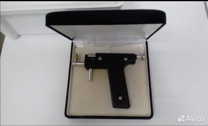 Пистолет для прокола ушей