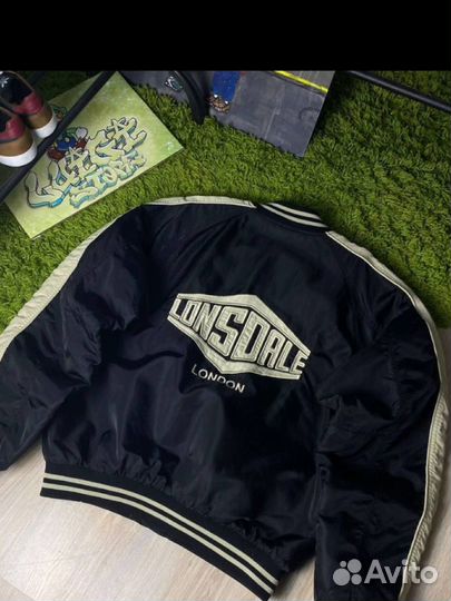 Бомбер lonsdale
