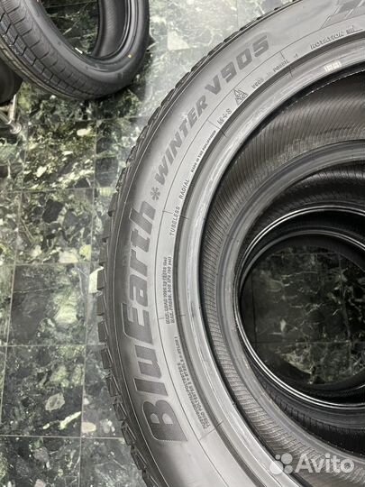 Yokohama BluEarth Winter V905 265/50 R20 111V