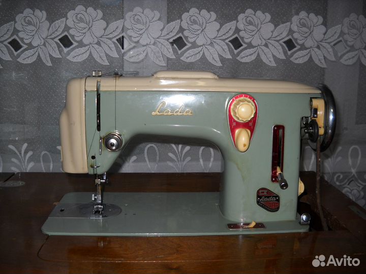 Швейная машинка