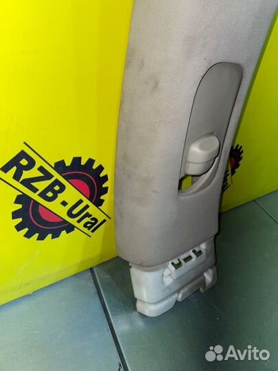 Обшивка стойки центральная левая Infiniti Fx35 S51