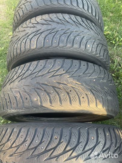 Yokohama Ice Guard IG35 215/55 R17 98T