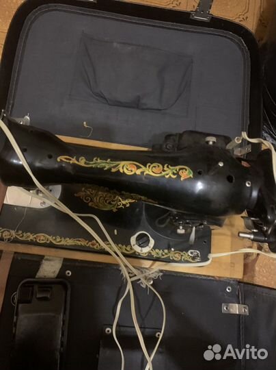 Швейная машина электрическая с педалью