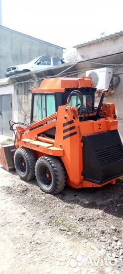 Мини-погрузчик Уралвагонзавод ПУМ-500, 2004