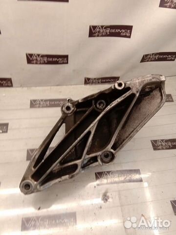 Кронштейн двигателя левый VW touareg