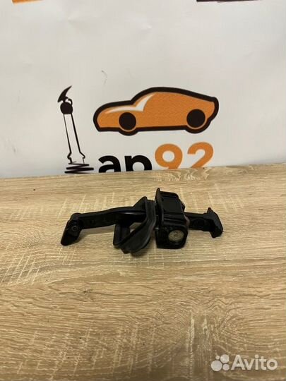 Ограничитель двери передний правый Bmw 5-Series