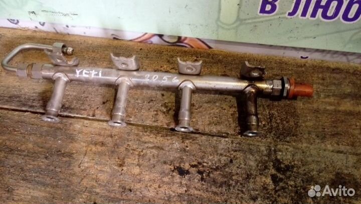 Рампа топливная Skoda Yeti 1.2