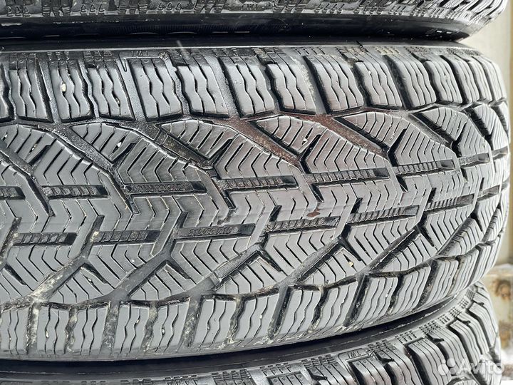 Kormoran Snow 215/60 R16 99H